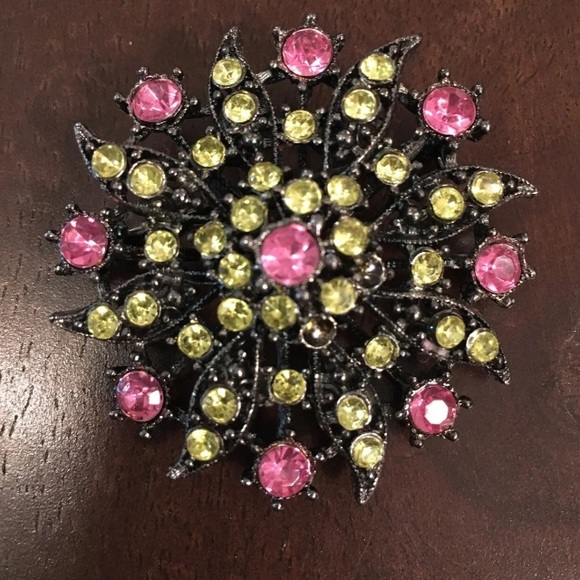 Vintage Jewelry - 👛 rhinestone pin (add to bundle) 👛